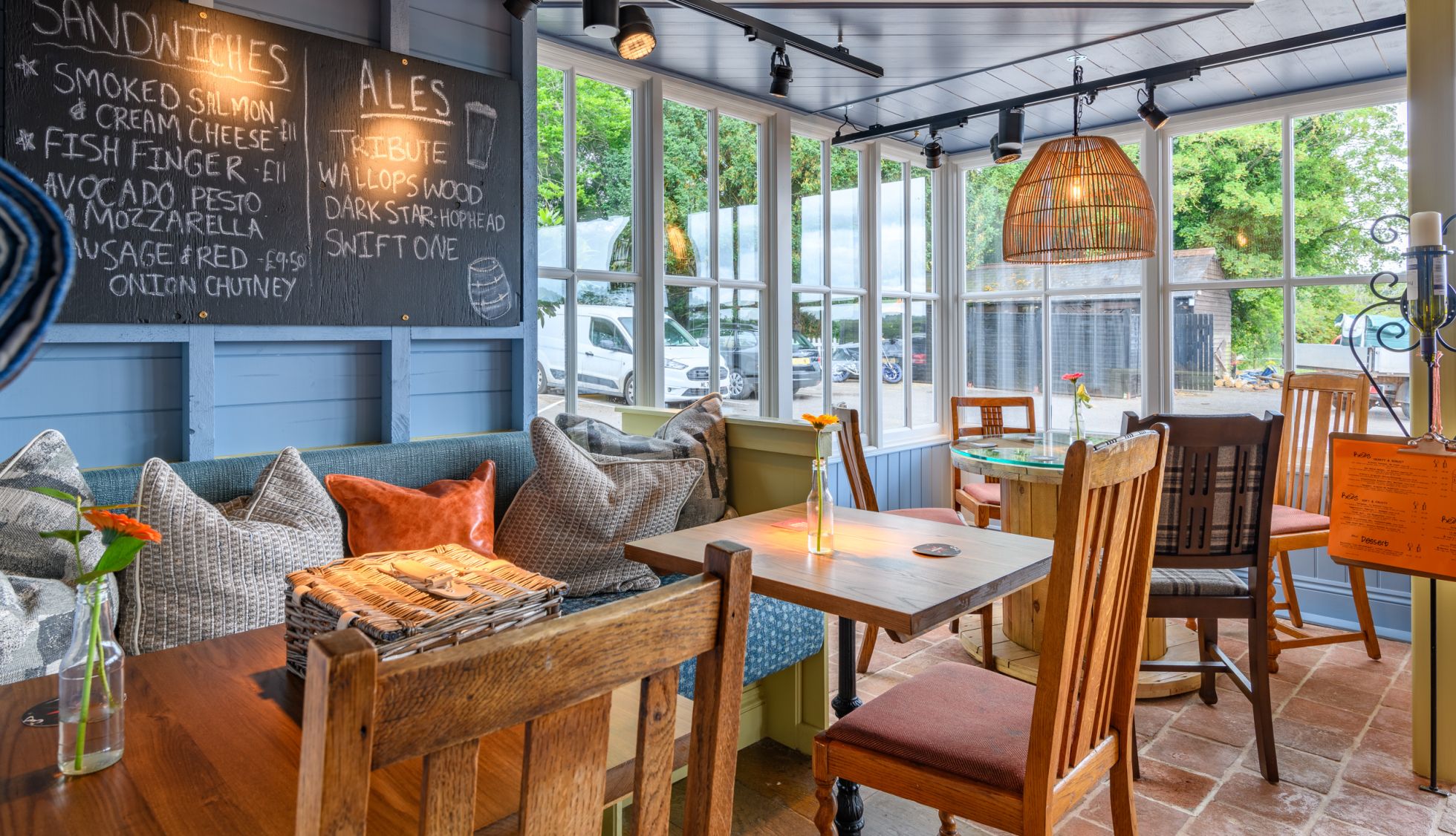 Running Horse Hampshire: Your Ultimate Retreat for Events, Pet-Friendly Space, and Relaxation!
